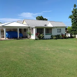  Country house Chillax On Our Farm Jamaica